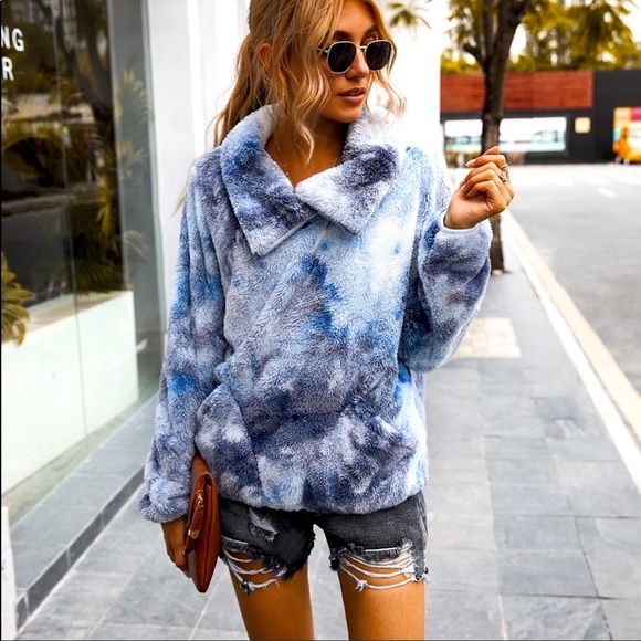 Tops - 💥NWT💥 Dark Blue Tie Dye Sherpa Fleece Pullover